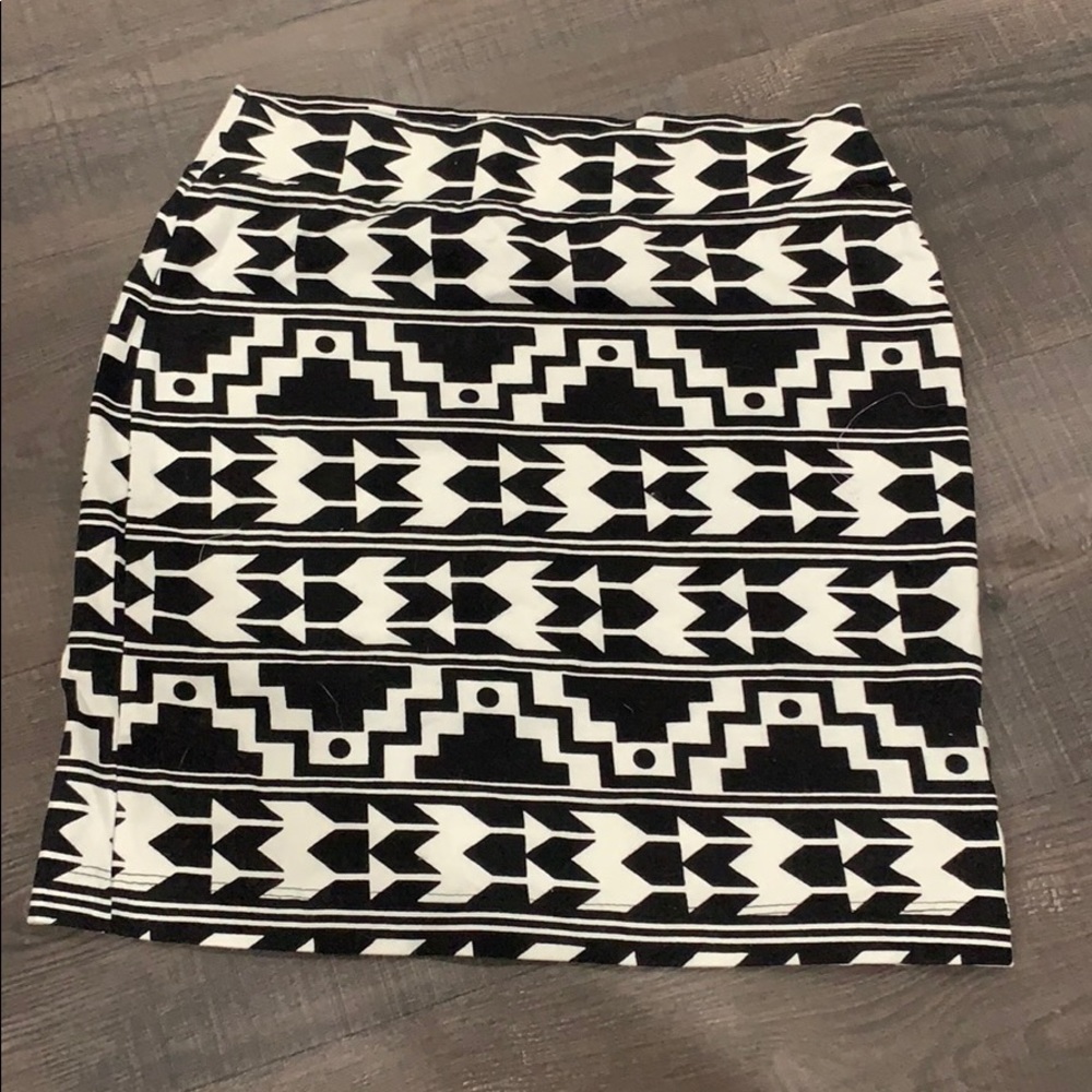 Black and white Aztec mini skirt